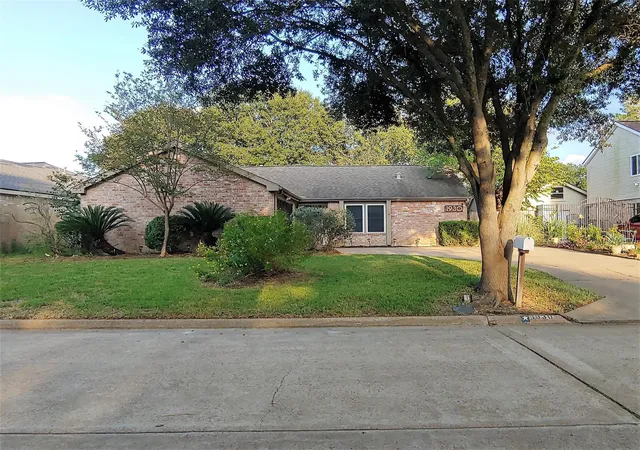 Photo 1 of Single family home for sale at 1930 Pepperwood Ln, Houston, TX 77084 | MLS# 3427634 | Listing updated on 2026-08-18