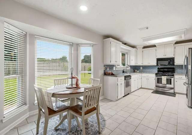 2nd image of 2135 Victoria Garden Dr, Richmond, TX 77406 | MLS# 36588272