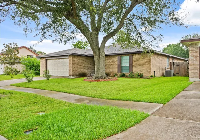 2nd image of 10431 Odessa Dr, Sugar Land, TX 77498 | MLS# 71883024