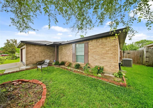 3rd image of 10431 Odessa Dr, Sugar Land, TX 77498 | MLS# 71883024