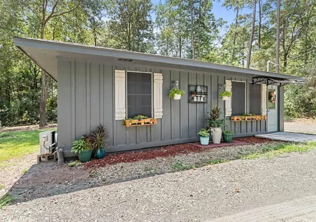 Photo 2 of Single family home for sale at 105 Saxon Ln, Woodville, TX 75979 | MLS# 74424871 | Listing updated on 2026-08-31