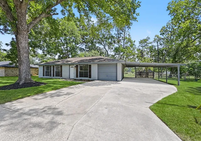 4th image of 11 Hardy Hollow Dr, New Waverly, TX 77358 | MLS# 65010084