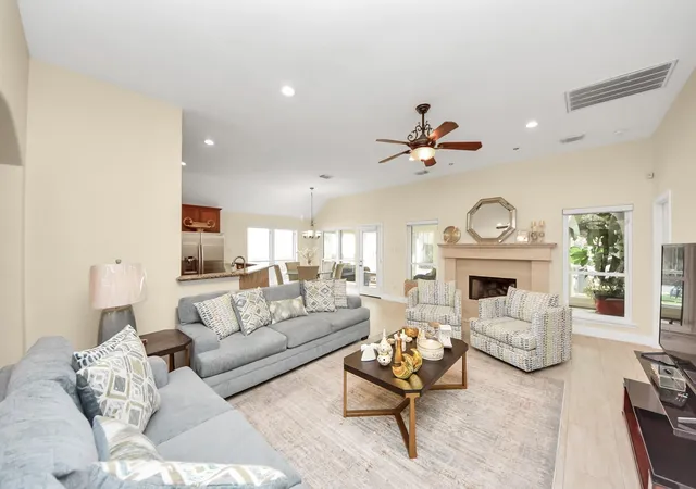 Photo 3 of Single family home for sale at 15511 Seminole Cyn Dr, Sugar Land, TX 77498 | MLS# 65268880 | Listing updated on 2026-10-08