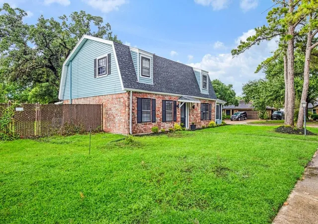 2nd image of 2207 S Palm Ct, Pasadena, TX 77502 | MLS# 65197811