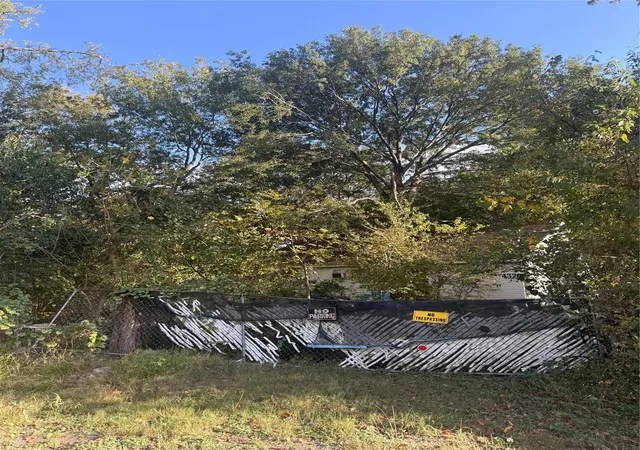 Photo 1 of Land for sale at 4320 Banner Dr, Houston, TX 77013 | MLS# 13838627 | Listing updated on 2026-04-24