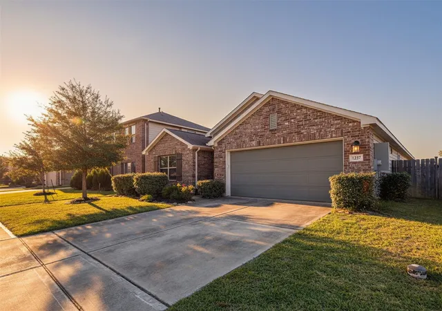 Photo 1 of Sale Pending at 1237 Steed Blf Dr, Alvin, TX 77511 | MLS# 80807893 | Listing updated on 2026-09-17