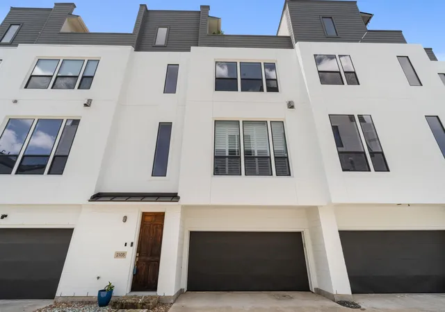4th image of 2105 Woodhead St, Houston, TX 77019 | MLS# 84872208