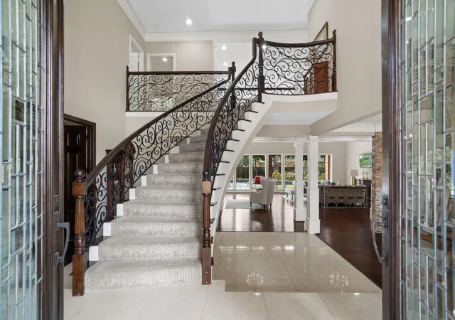 5th image of 3 Regent Ct, Sugar Land, TX 77478 | MLS# 22319120