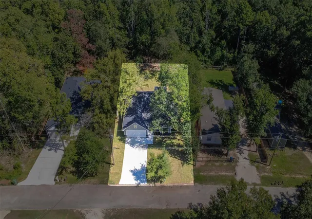 Photo 4 of Single family home for sale at 3575 Roy Bean Rd, Willis, TX 77378 | MLS# 82143874 | Listing updated on 2026-09-26