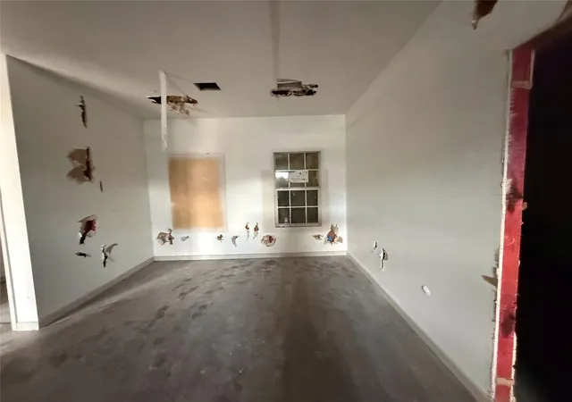 4th image of 3117 E Crosstimbers St, Houston, TX 77093 | MLS# 77757427