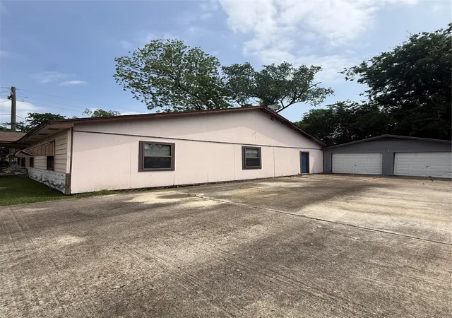Photo 2 of Single family home for sale at 15818 Waverly Dr, Houston, TX 77032 | MLS# 51632143 | Listing updated on 2026-08-03