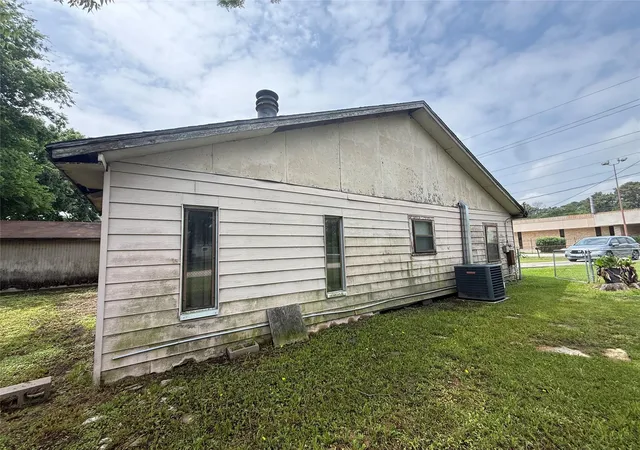 Photo 4 of Single family home for sale at 15818 Waverly Dr, Houston, TX 77032 | MLS# 51632143 | Listing updated on 2026-08-03