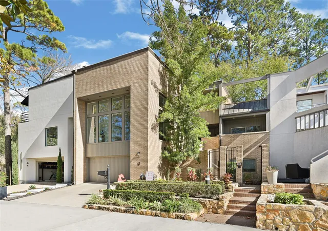 2nd image of 43 Legend Ln, Houston, TX 77024 | MLS# 54101710