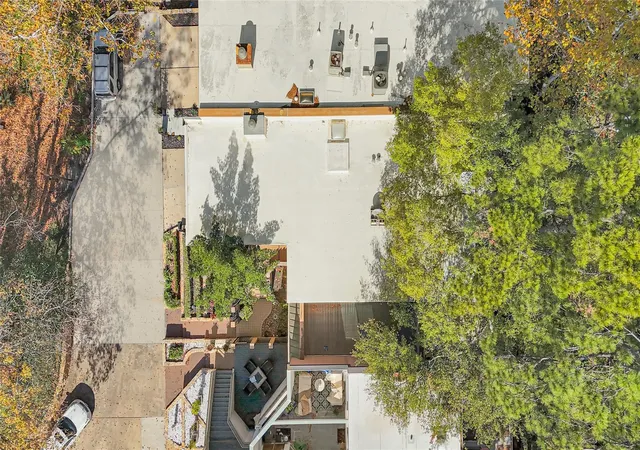 5th image of 43 Legend Ln, Houston, TX 77024 | MLS# 54101710