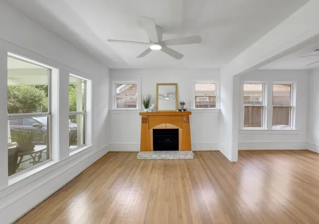 Photo 2 of Single family home for sale at 1459 Godwin St, Houston, TX 77023 | MLS# 23864479 | Listing updated on 2026-08-11