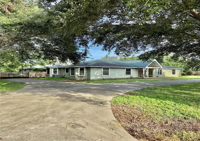 3rd image of 14 Live Oak Trl, Cypress, TX 77429 | MLS# 68106102