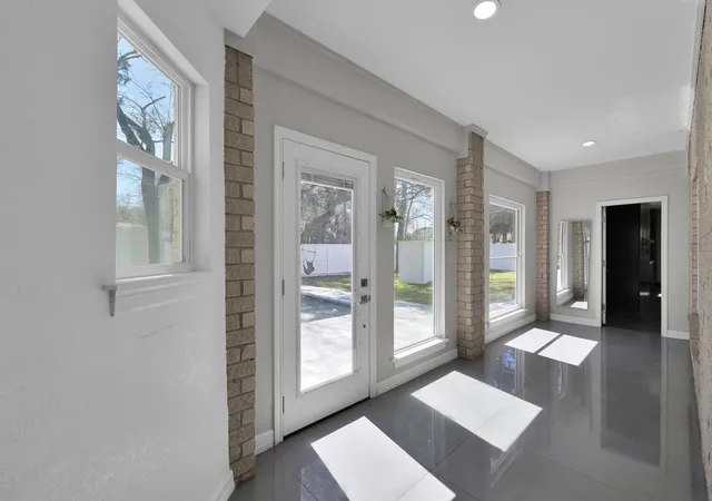 image of 10420 Hufsmith Rd, Tomball, TX 77375 | MLS# 83404500