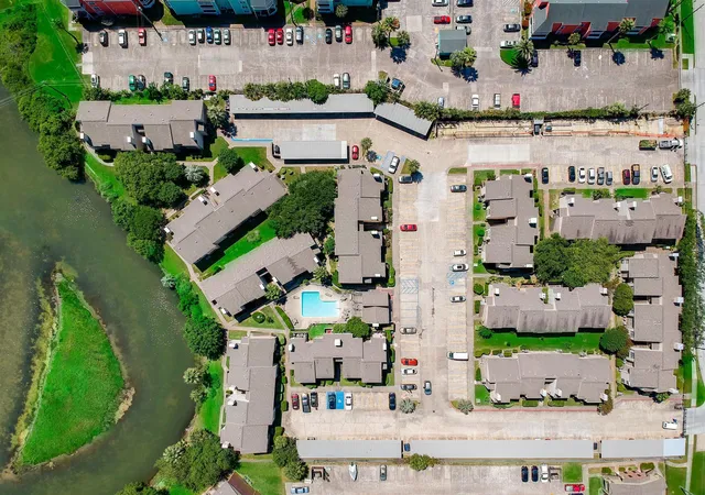 2nd image of 3220 69Th St, Galveston, TX 77551