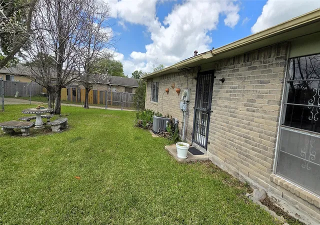Photo 3 of Sale Pending at 14110 Pinewest Dr, Houston, TX 77049 | MLS# 88029247 | Listing updated on 2026-09-11