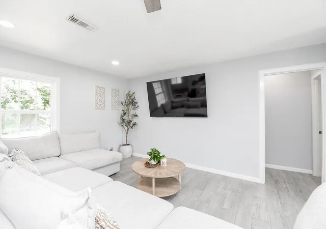 Photo 3 of Single family home for sale at 1119 Regal St, Houston, TX 77034 | MLS# 34187406 | Listing updated on 2026-08-28