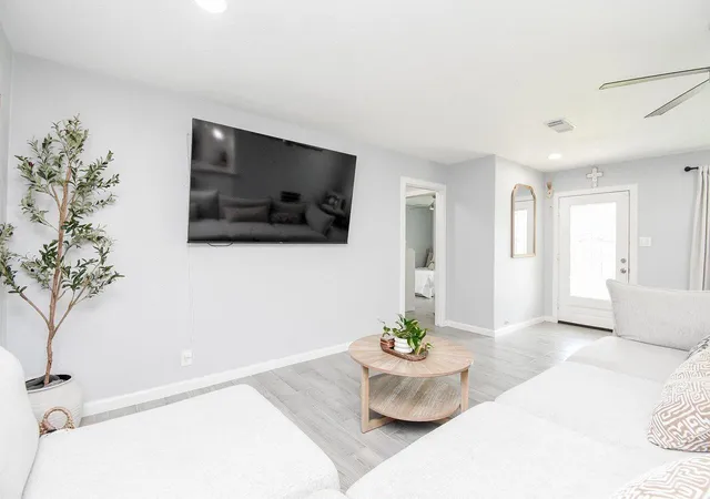 Photo 3 of Single family home for sale at 1119 Regal St, Houston, TX 77034 | MLS# 34187406 | Listing updated on 2026-08-28