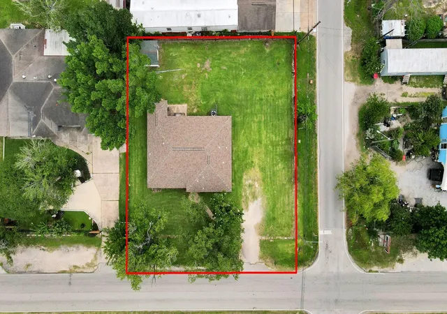 Photo 3 of Sale Pending at 615 Barbara Mae St, Houston, TX 77015 | MLS# 89037645 | Listing updated on 2026-09-08