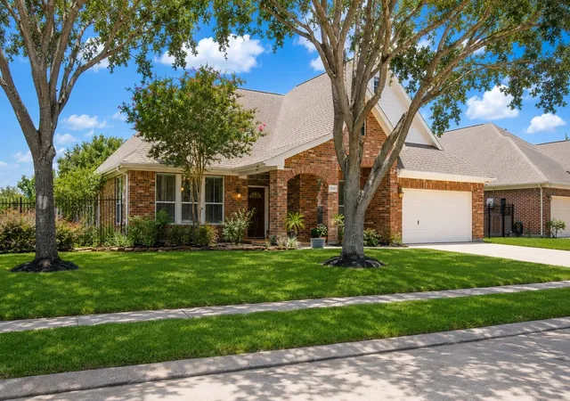Photo 1 of Sale Pending at 18707 Agua Vista Dr, Houston, TX 77084 | MLS# 81770065 | Listing updated on 2026-08-09