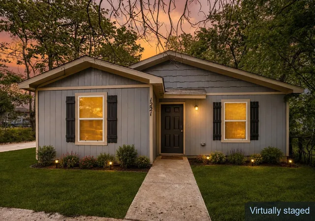 Photo 1 of Single family home for sale at 1221 N Whitten Ave, Tyler, TX 75702 | MLS# 96199613 | Listing updated on 2026-08-29