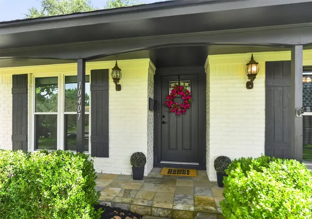 3rd image of 10407 Winding Trail Rd, La Porte, TX 77571 | MLS# 7476045