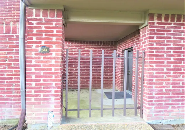 2nd image of 7447 Cambridge St #38, Houston, TX 77054 | MLS# 55427284