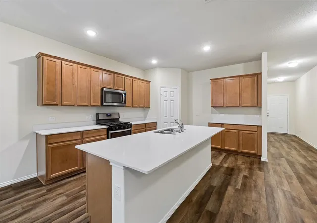 Photo 4 of Single family home for sale at 4050 Timber Sapp Dr, Conroe, TX 77304 | MLS# 60390419 | Listing updated on 2026-08-07