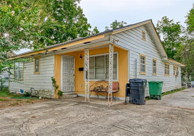 2nd image of 508 Neyland St, Houston, TX 77022 | MLS# 22810748