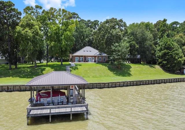 1st image of 191 Beth Cir, Huntsville, TX 77320 | MLS# 87237770