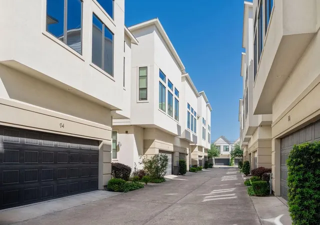 2nd image of 94 N Hutcheson St, Houston, TX 77003 | MLS# 90924344