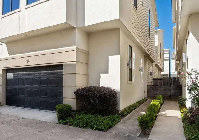 3rd image of 94 N Hutcheson St, Houston, TX 77003 | MLS# 90924344