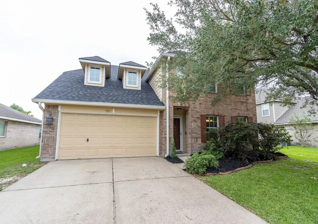 2nd image of 921 Sage St, Baytown, TX 77521 | MLS# 58715024