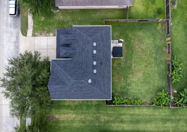 5th image of 921 Sage St, Baytown, TX 77521 | MLS# 58715024