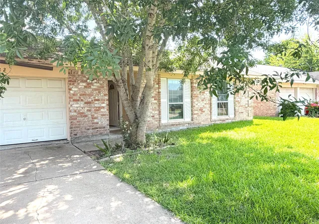 2nd image of 1822 Oaklawn St, Sugar Land, TX 77498 | MLS# 44246588