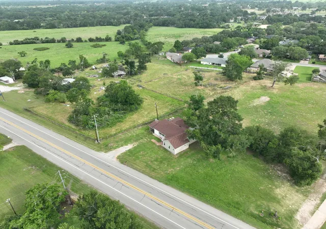 Photo 2 of Single family home for sale at 1532 Highway 159 W, Bellville, TX 77418 | MLS# 67031495 | Listing updated on 2026-06-16