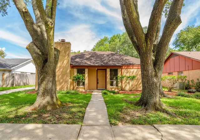 1st image of 16023 Havenhurst Dr, Houston, TX 77059 | MLS# 64365045