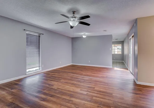4th image of 16023 Havenhurst Dr, Houston, TX 77059 | MLS# 64365045