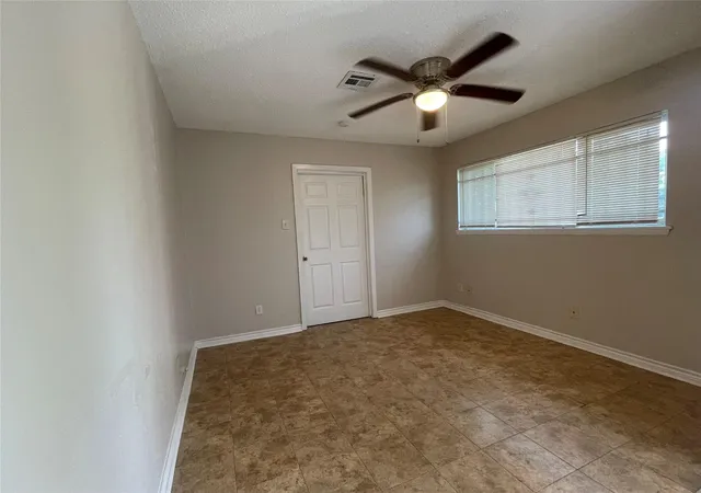 Photo 3 of Sale Pending at 5250 Dumore Dr, Houston, TX 77048 | MLS# 89026077 | Listing updated on 2026-09-17
