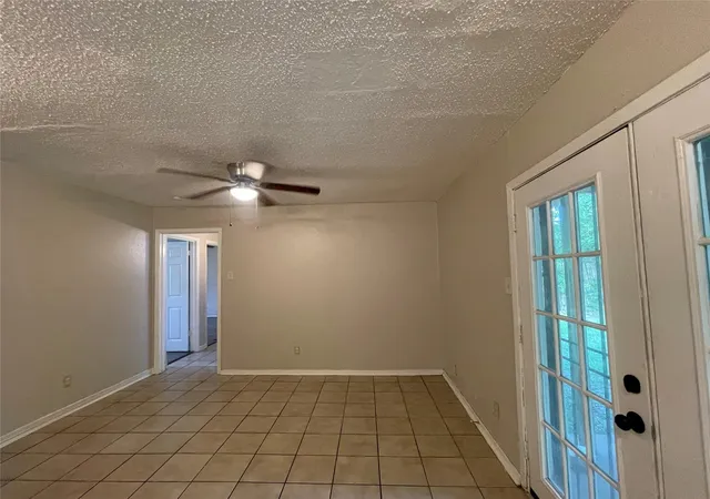 Photo 3 of Sale Pending at 5250 Dumore Dr, Houston, TX 77048 | MLS# 89026077 | Listing updated on 2026-09-17