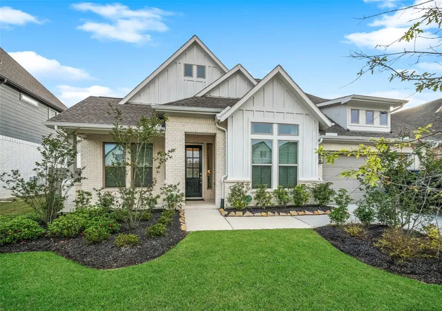 Photo 2 of Sale Pending at 17437 Violet Vineyard St, Conroe, TX 77302 | MLS# 20676077 | Listing updated on 2026-09-09