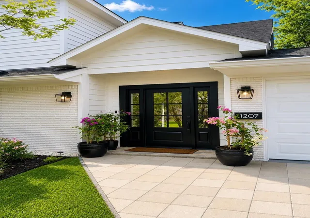 Photo 3 of Single family home for sale at 1207 Martin St, Houston, TX 77018 | MLS# 80358283 | Listing updated on 2026-09-21
