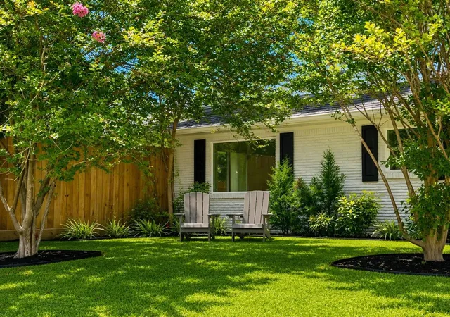 Photo 3 of Single family home for sale at 1207 Martin St, Houston, TX 77018 | MLS# 80358283 | Listing updated on 2026-09-21