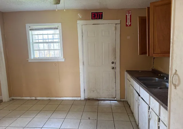 3rd image of 4809 Wenda St, Houston, TX 77033 | MLS# 55692164