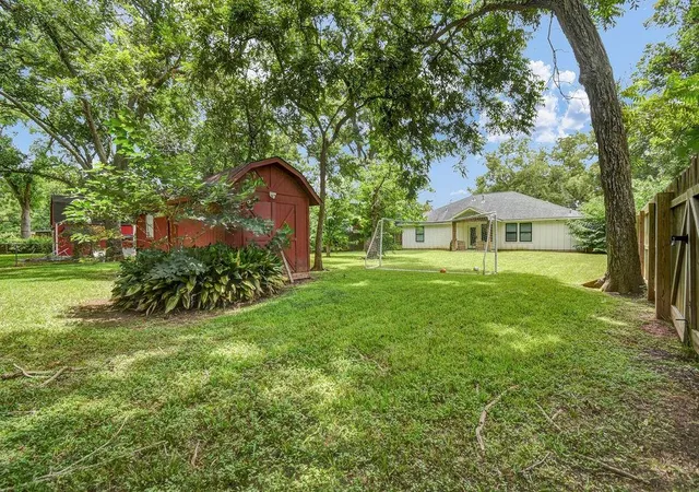 17th image of 206 Southern Oaks Dr, Lake Jackson, TX 77566 | MLS# 62820610