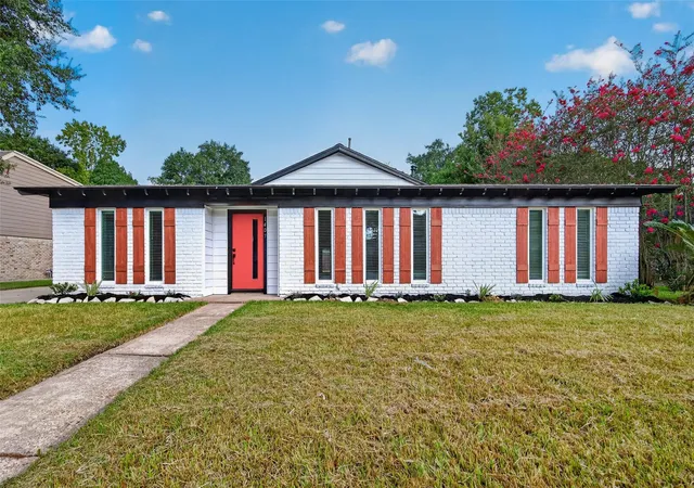Photo 2 of Single family home for sale at 1407 Neptune Ln, Houston, TX 77062 | MLS# 40624989 | Listing updated on 2026-09-17