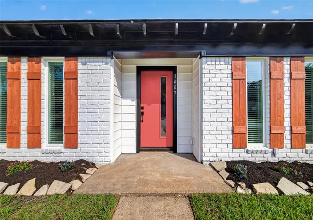 Photo 3 of Single family home for sale at 1407 Neptune Ln, Houston, TX 77062 | MLS# 40624989 | Listing updated on 2026-09-17